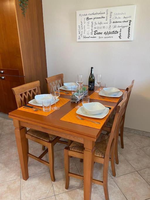 Casa Carlino Lejlighed Santo Stefano Belbo Eksteriør billede
